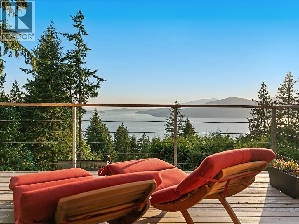 485 TIMBERTOP DRIVE, Lions Bay