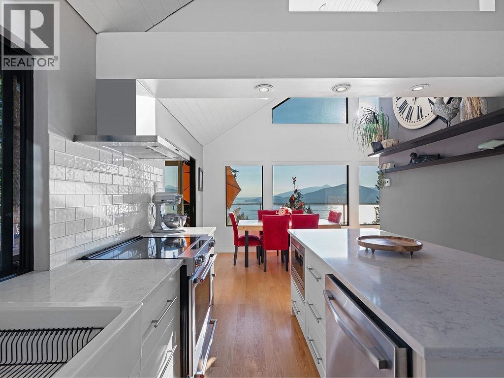 485 TIMBERTOP DRIVE, Lions Bay