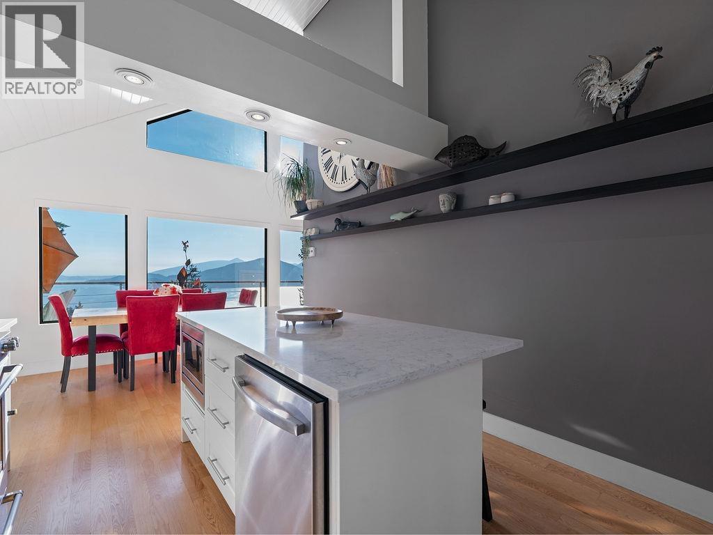 485 TIMBERTOP DRIVE, Lions Bay