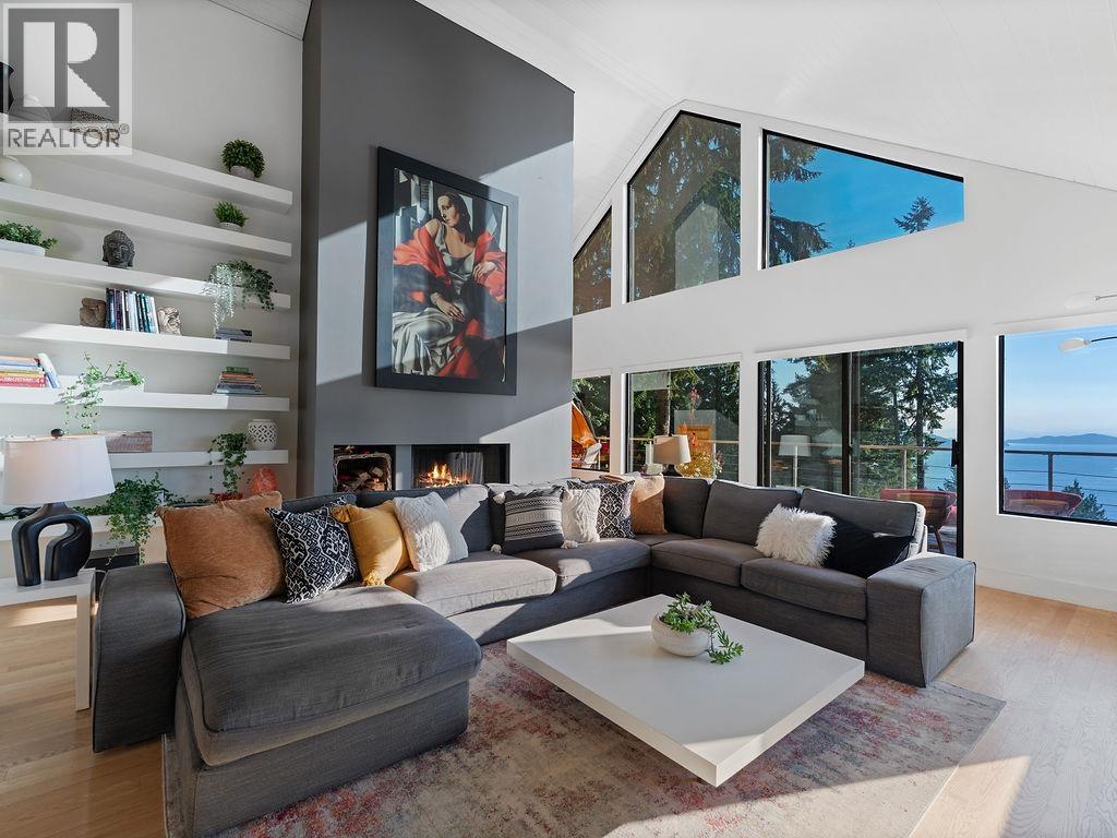 485 TIMBERTOP DRIVE, Lions Bay