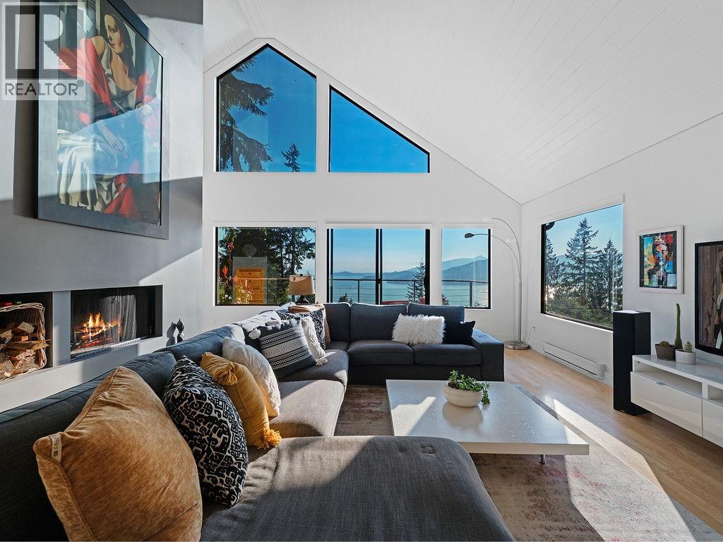 485 TIMBERTOP DRIVE, Lions Bay