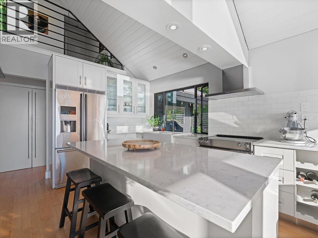 485 TIMBERTOP DRIVE, Lions Bay