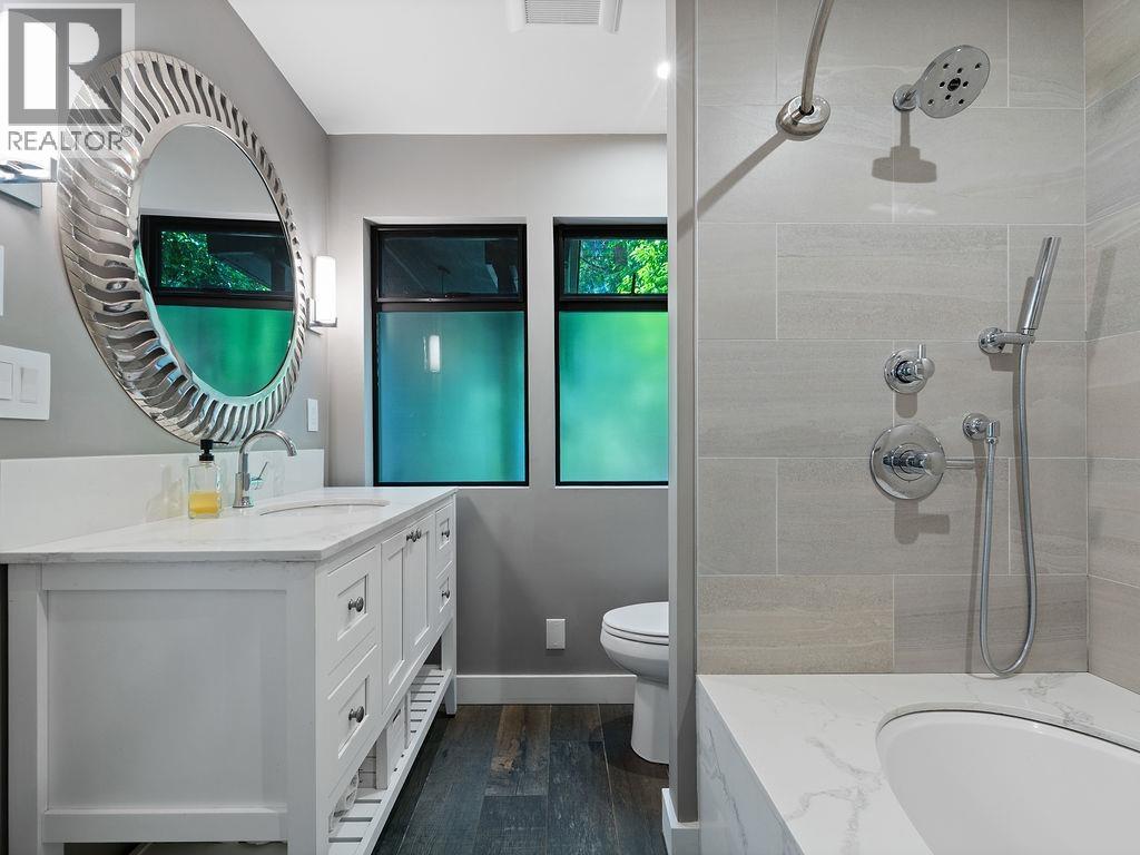 485 TIMBERTOP DRIVE, Lions Bay