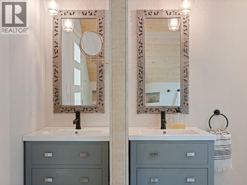 485 TIMBERTOP DRIVE, Lions Bay