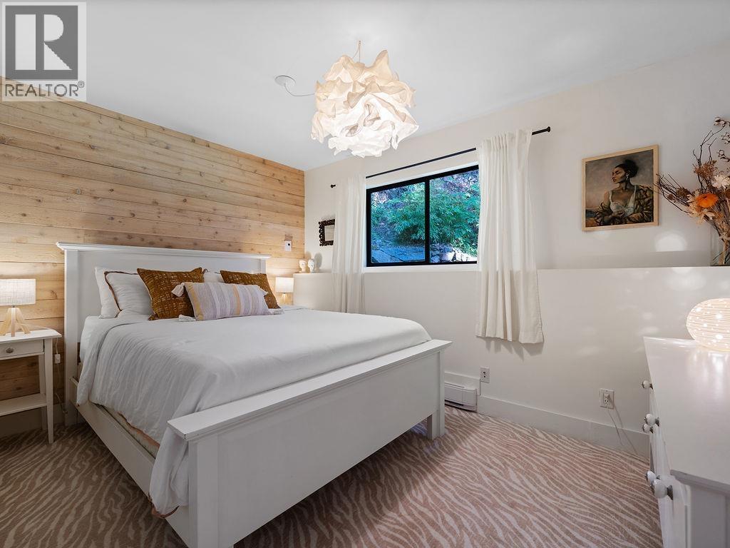 485 TIMBERTOP DRIVE, Lions Bay