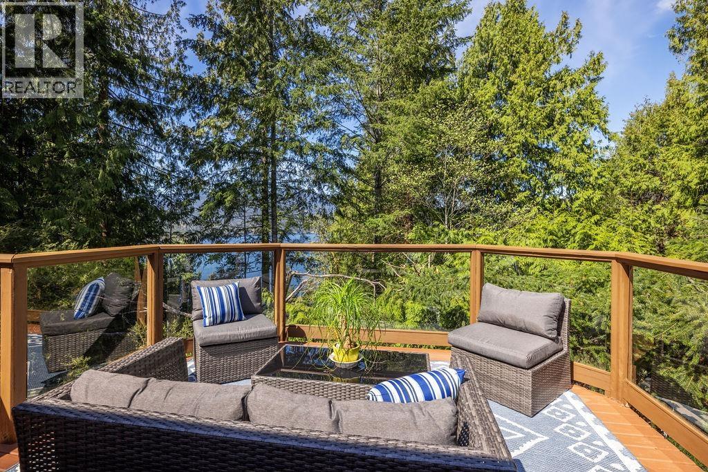 5864 SKOOKUMCHUK ROAD, Sechelt