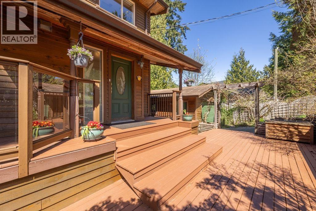 5864 SKOOKUMCHUK ROAD, Sechelt