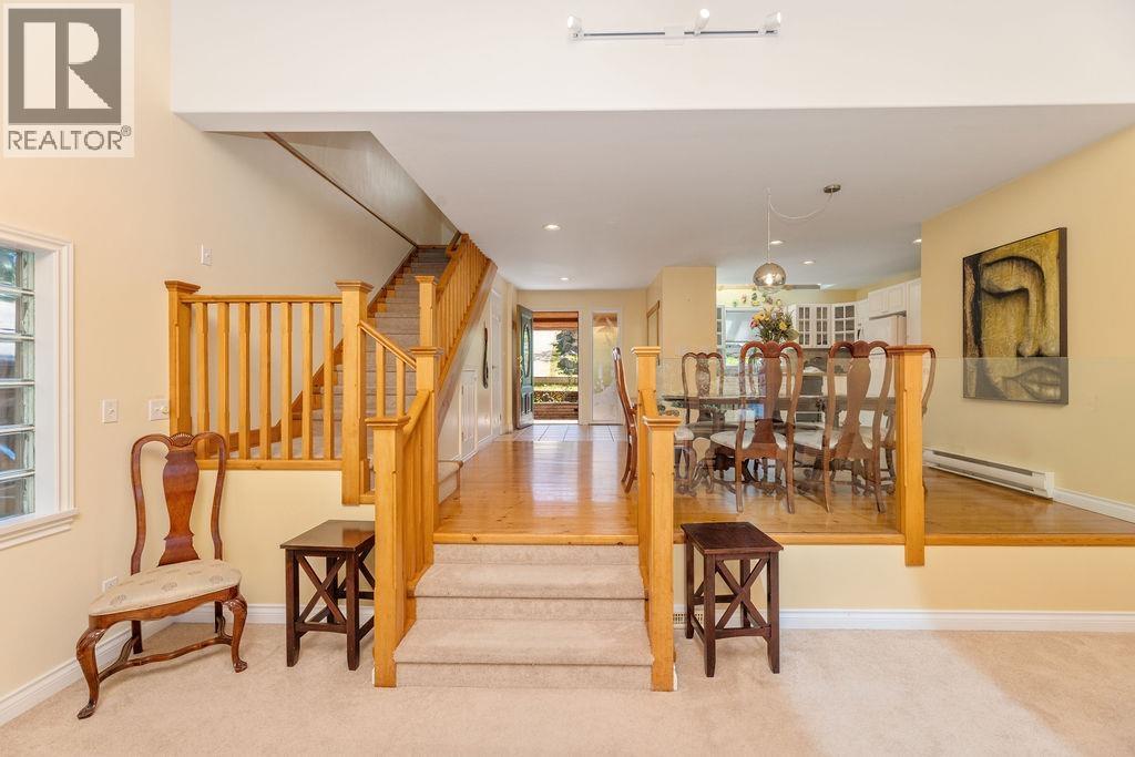 5864 SKOOKUMCHUK ROAD, Sechelt