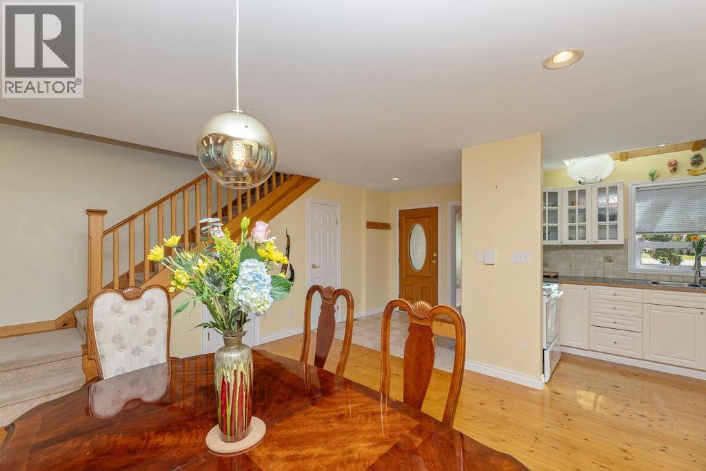 5864 SKOOKUMCHUK ROAD, Sechelt