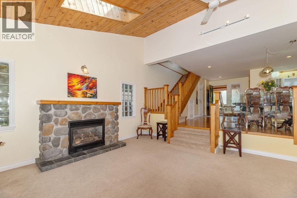 5864 SKOOKUMCHUK ROAD, Sechelt