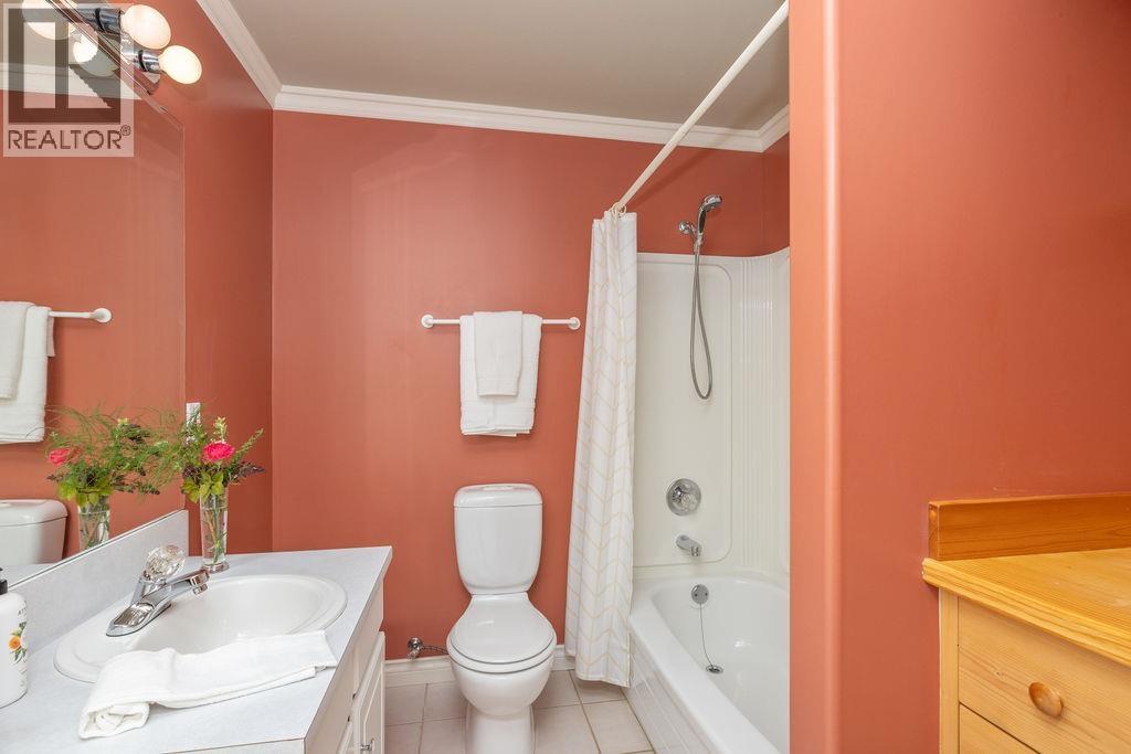 5864 SKOOKUMCHUK ROAD, Sechelt