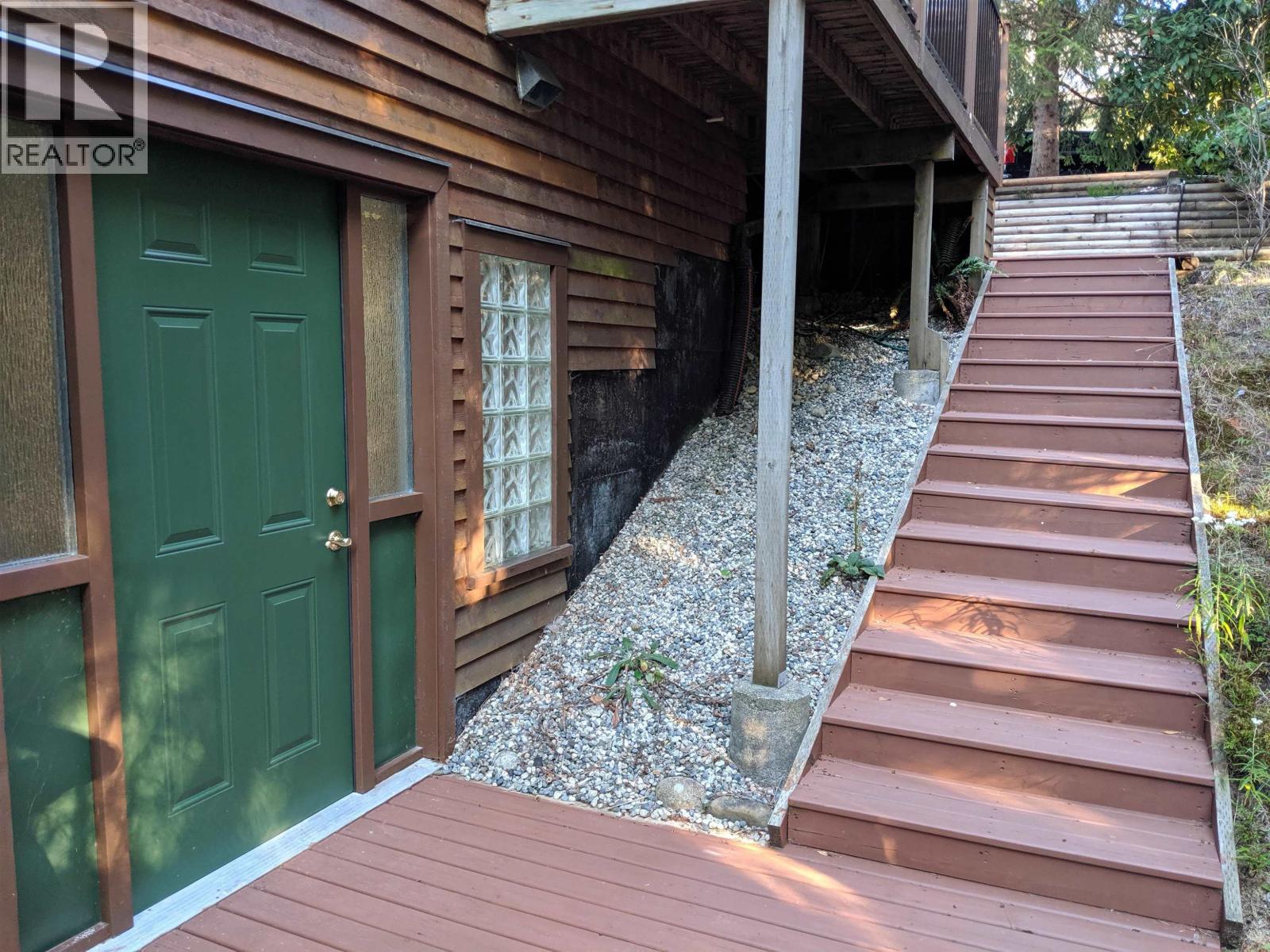 5864 SKOOKUMCHUK ROAD, Sechelt