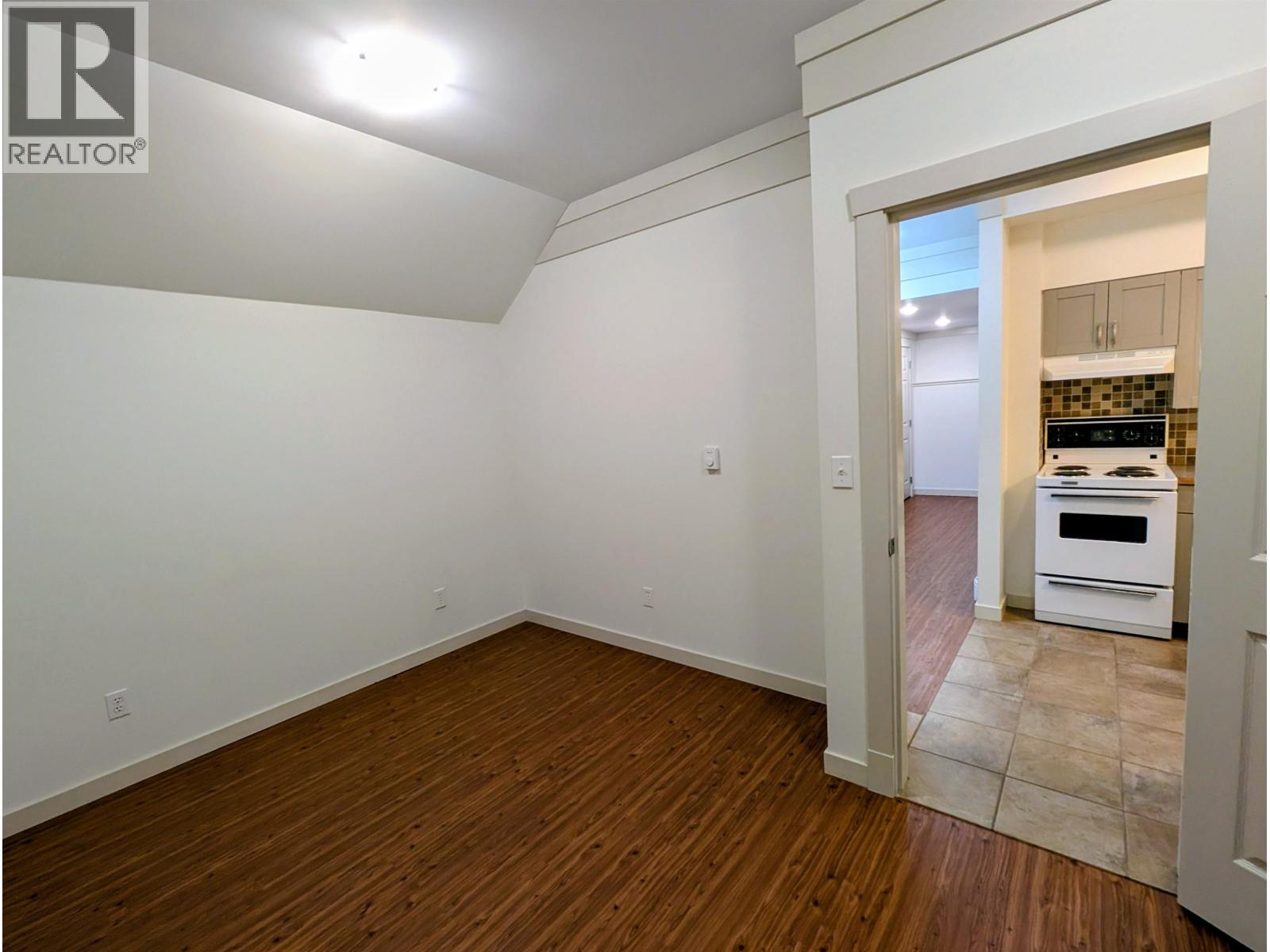 5864 SKOOKUMCHUK ROAD, Sechelt