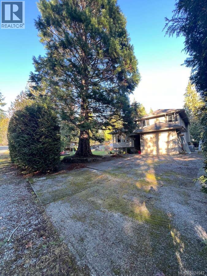 100 Elk Rd, Lake Cowichan