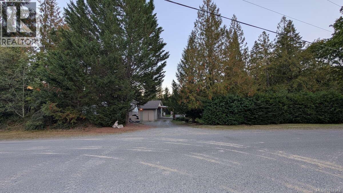 100 Elk Rd, Lake Cowichan