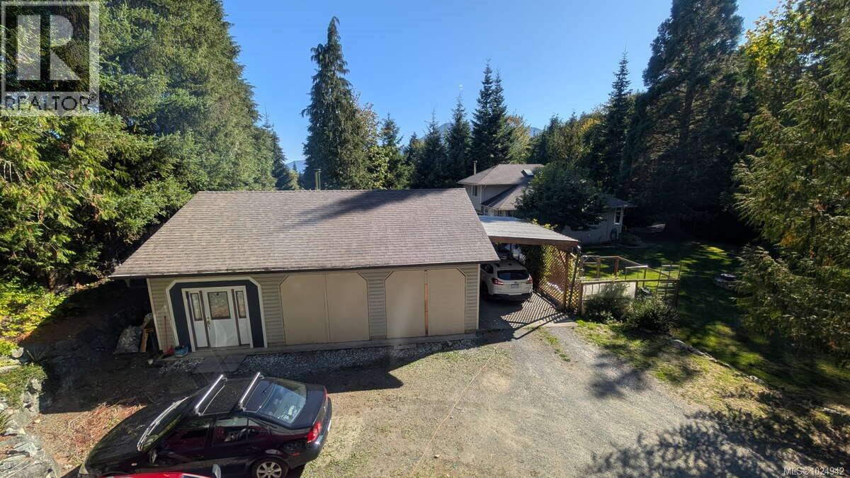 100 Elk Rd, Lake Cowichan