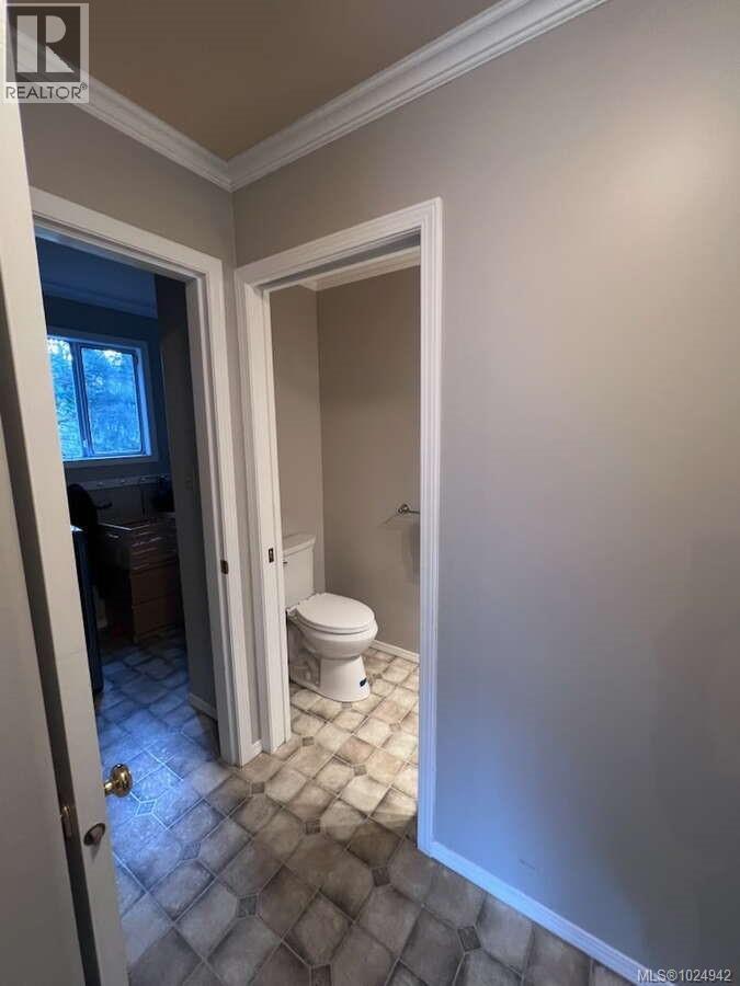 100 Elk Rd, Lake Cowichan