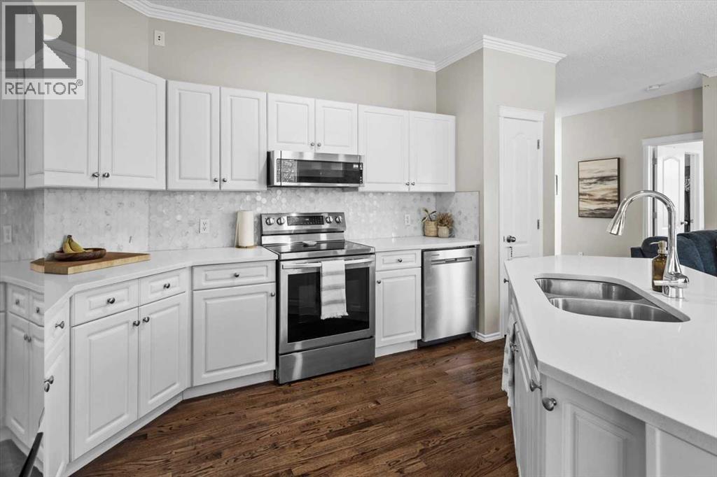 Single Family House Bungalow for Sale in  Edgeridge Terrace NW Edgemont Calgary 