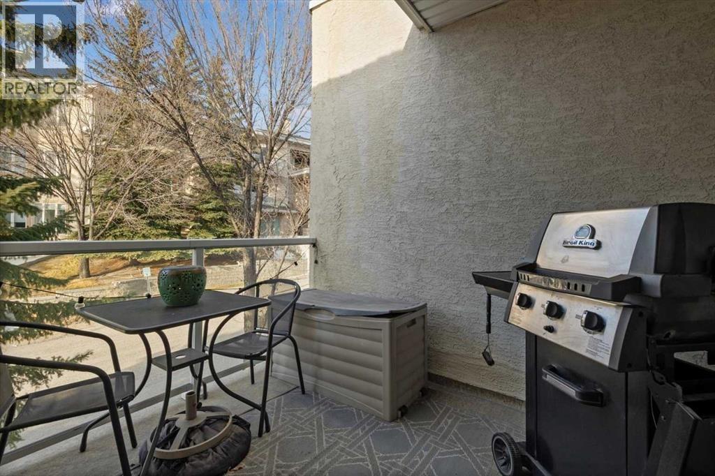 Single Family House Bungalow for Sale in  Edgeridge Terrace NW Edgemont Calgary 