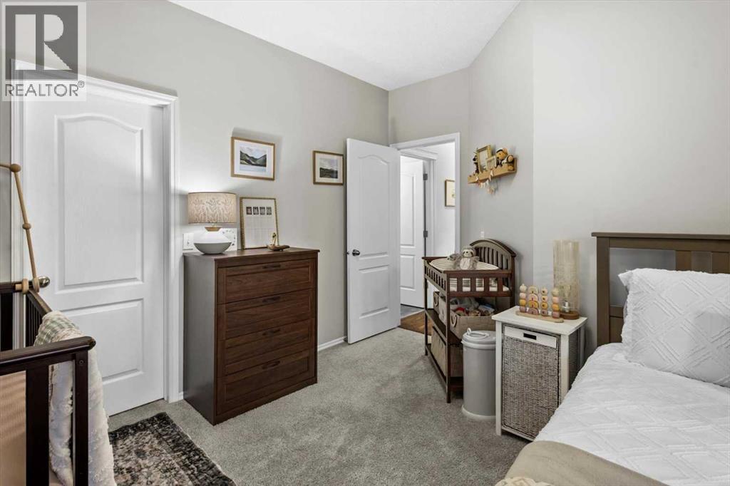 Single Family House Bungalow for Sale in  Edgeridge Terrace NW Edgemont Calgary 