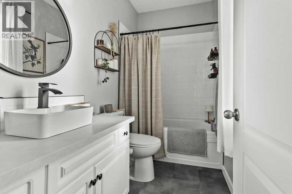 Single Family House Bungalow for Sale in  Edgeridge Terrace NW Edgemont Calgary 