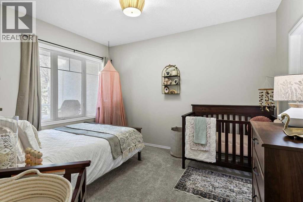 Single Family House Bungalow for Sale in  Edgeridge Terrace NW Edgemont Calgary 