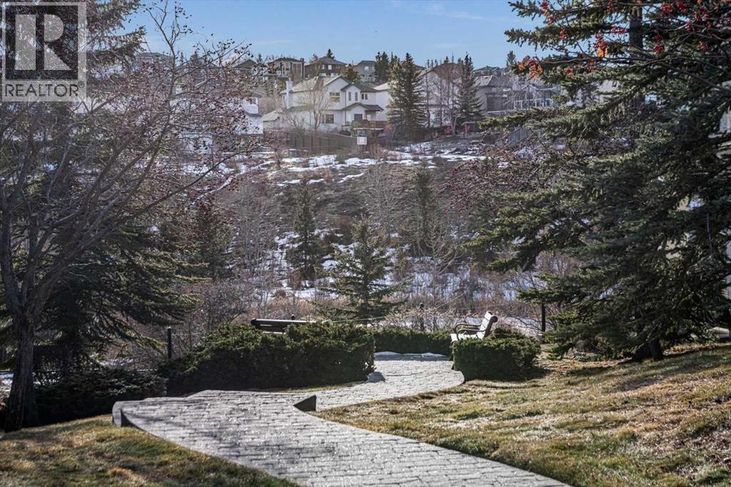 Single Family House Bungalow for Sale in  Edgeridge Terrace NW Edgemont Calgary 