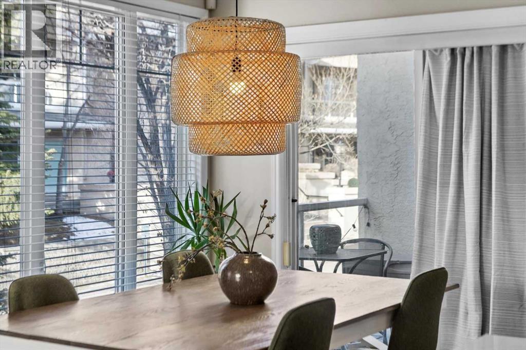 Single Family House Bungalow for Sale in  Edgeridge Terrace NW Edgemont Calgary 