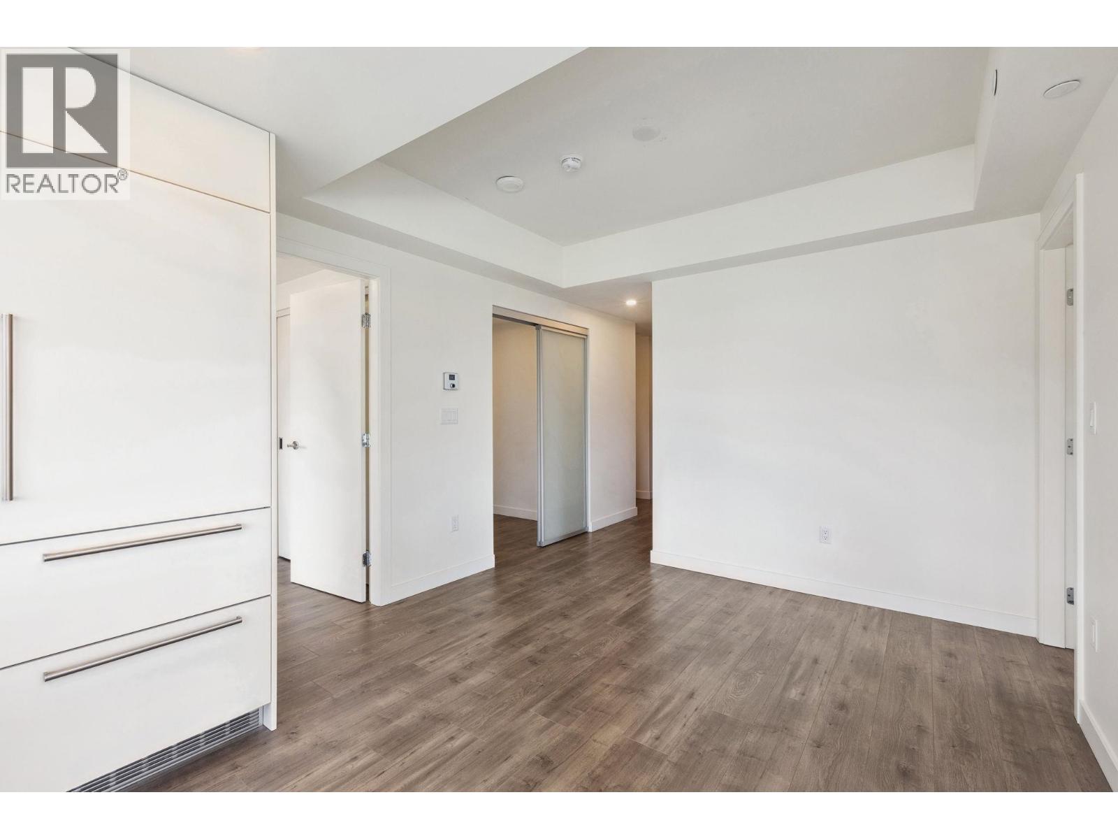 1708 200 KLAHANIE COURT, West Vancouver