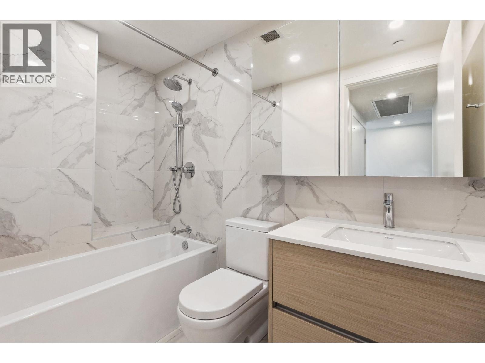 1708 200 KLAHANIE COURT, West Vancouver