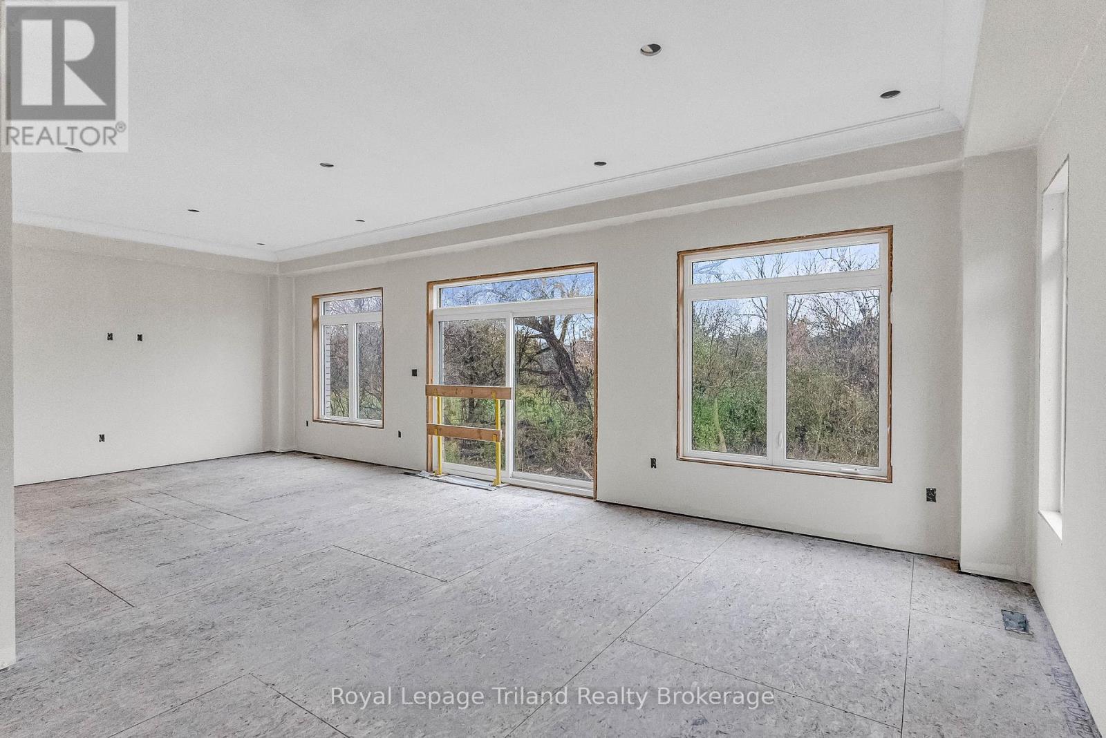 1242 CAEN AVENUE - Photo 5 of 14, Woodstock (Woodstock - North), Ontario