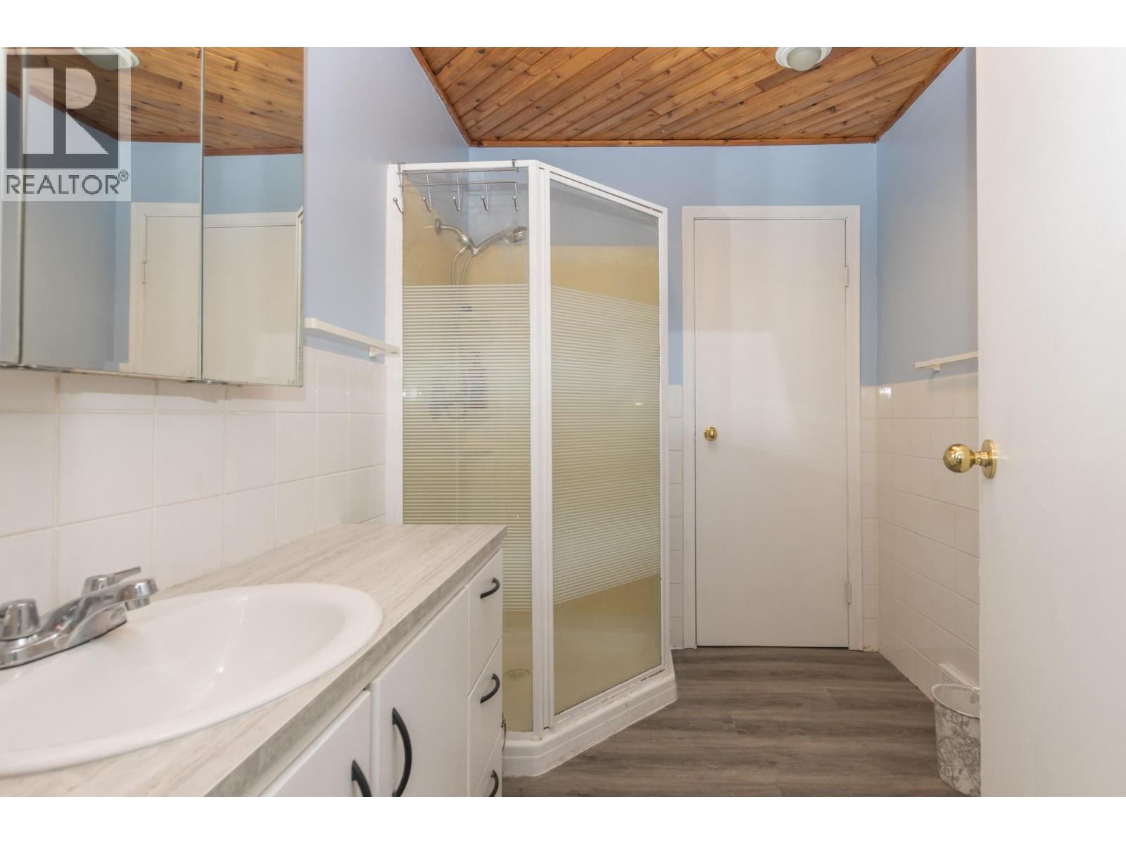  5246 Mayfair Road Southeast, Salmon Arm