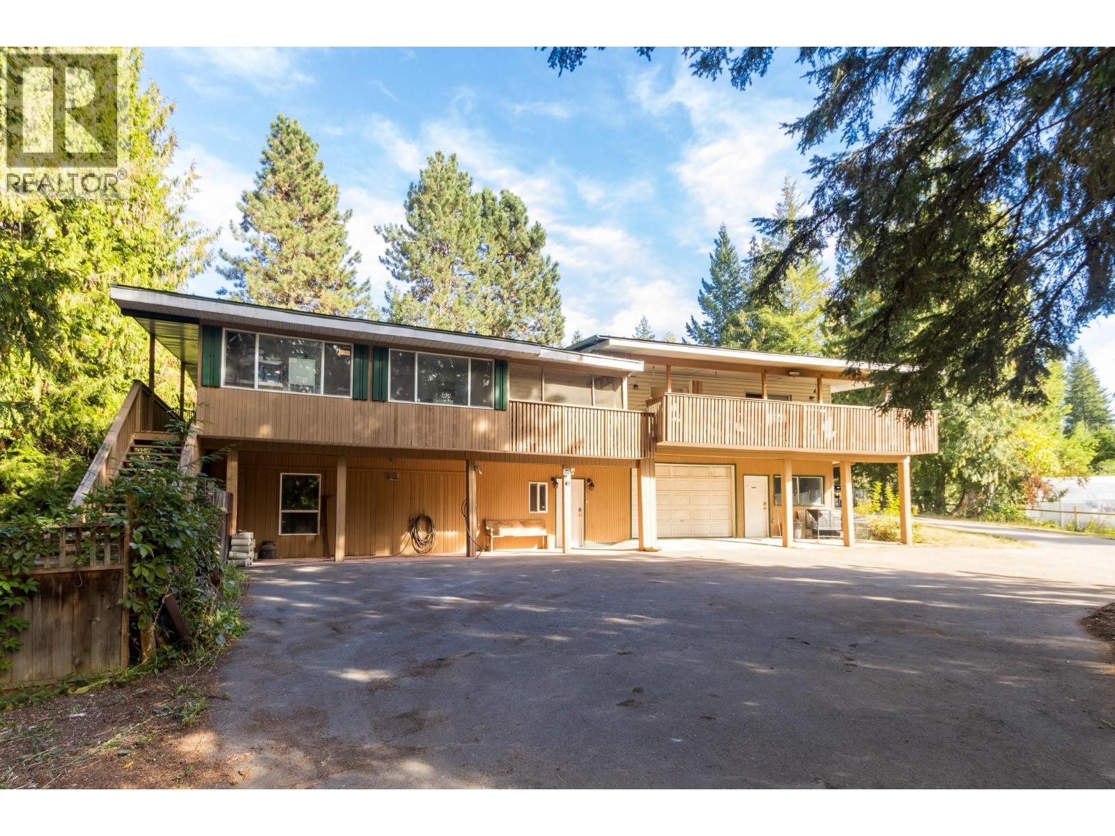  5246 Mayfair Road Southeast, Salmon Arm