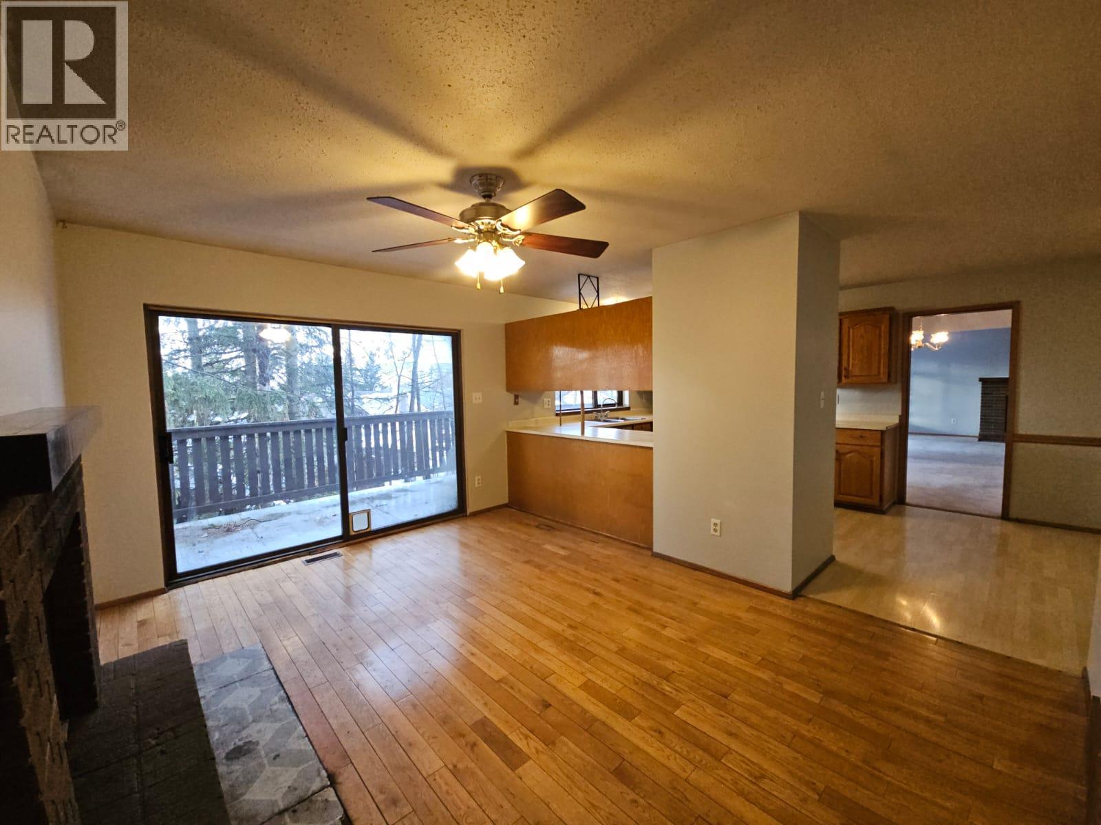 128 Kiskatinaw Crescent - Photo 4 of 27, Tumbler Ridge, British Columbia