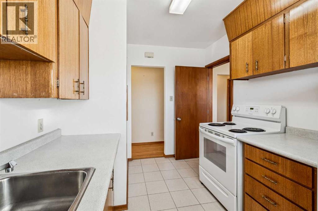 Multi-family House for Sale in   Avenue NW Tuxedo Park Calgary 