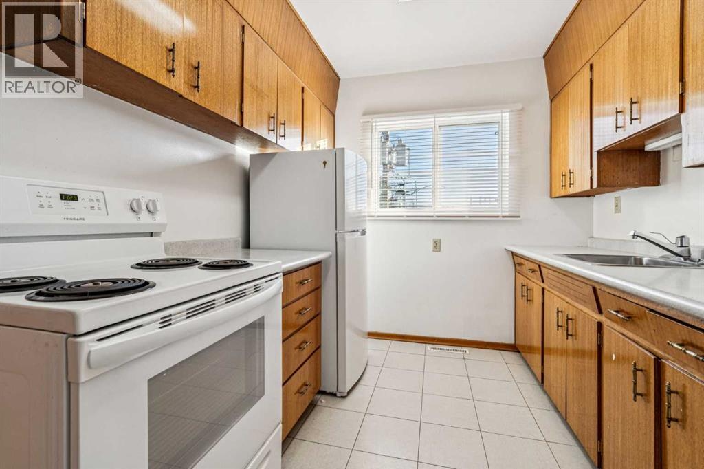 Multi-family House for Sale in   Avenue NW Tuxedo Park Calgary 