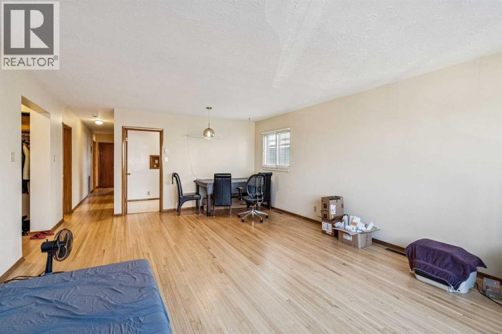 Multi-family House for Sale in   Avenue NW Tuxedo Park Calgary 