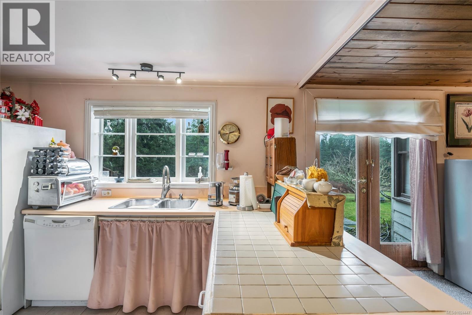 1980 Grafton Ave, Errington