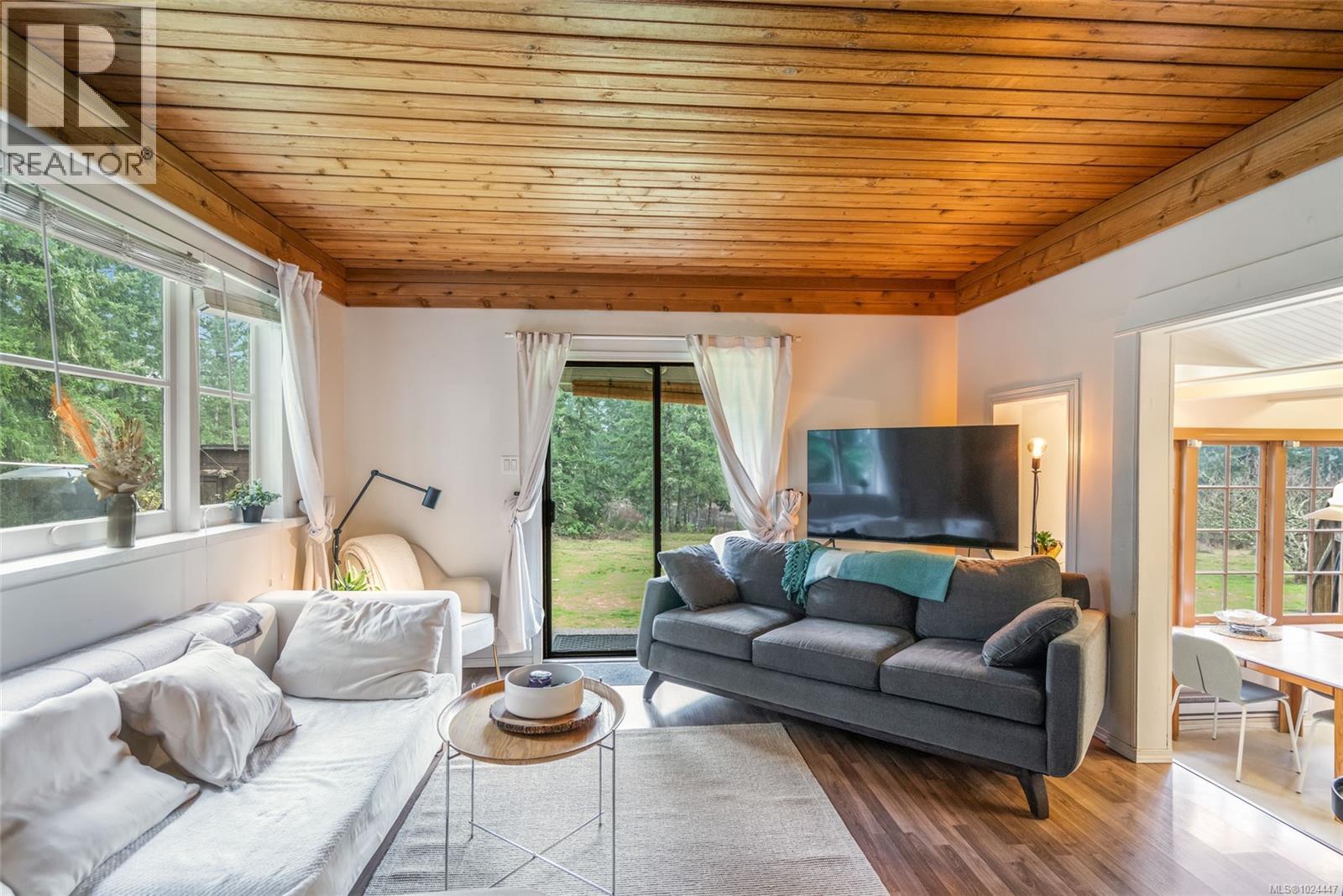 1980 Grafton Ave, Errington