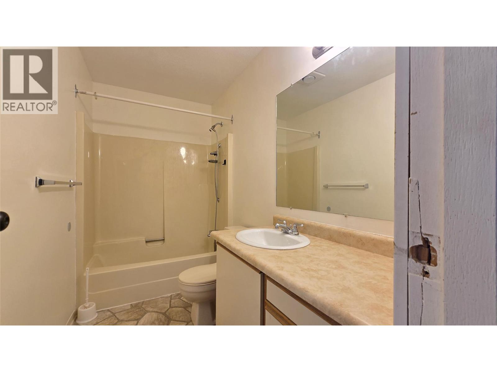 #211 44 WHITESHIELD S CRESCENT - 10