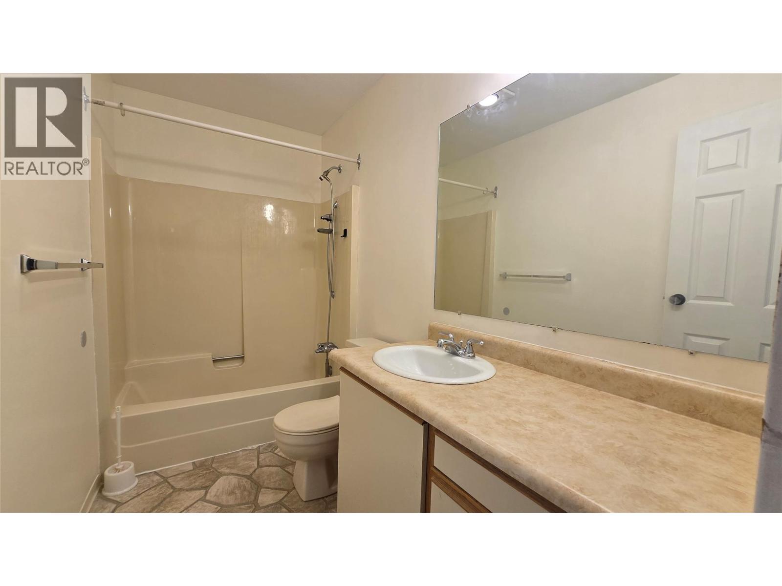 #211 44 WHITESHIELD S CRESCENT - 11