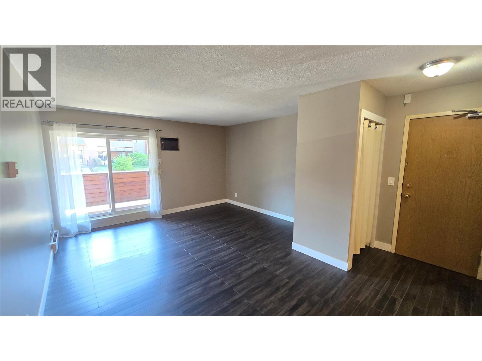 #211 44 WHITESHIELD S CRESCENT - 6