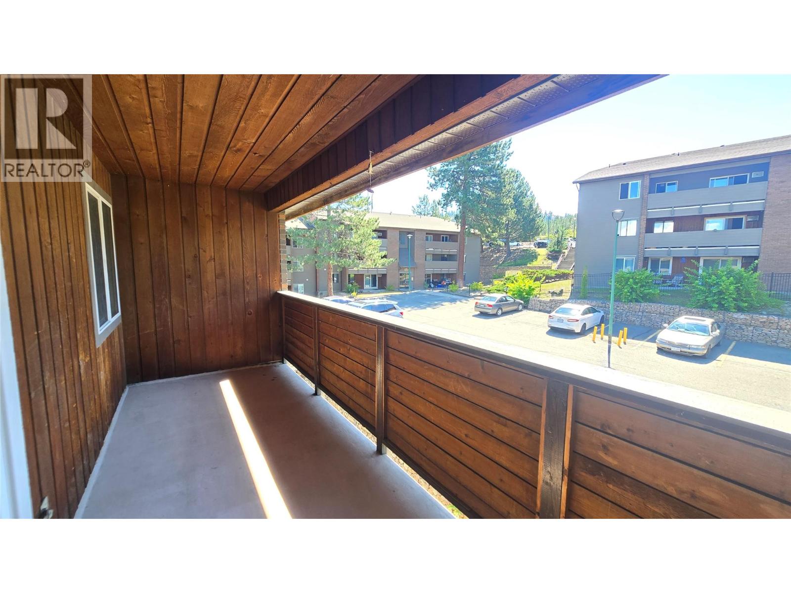 #211 44 WHITESHIELD S CRESCENT - 7