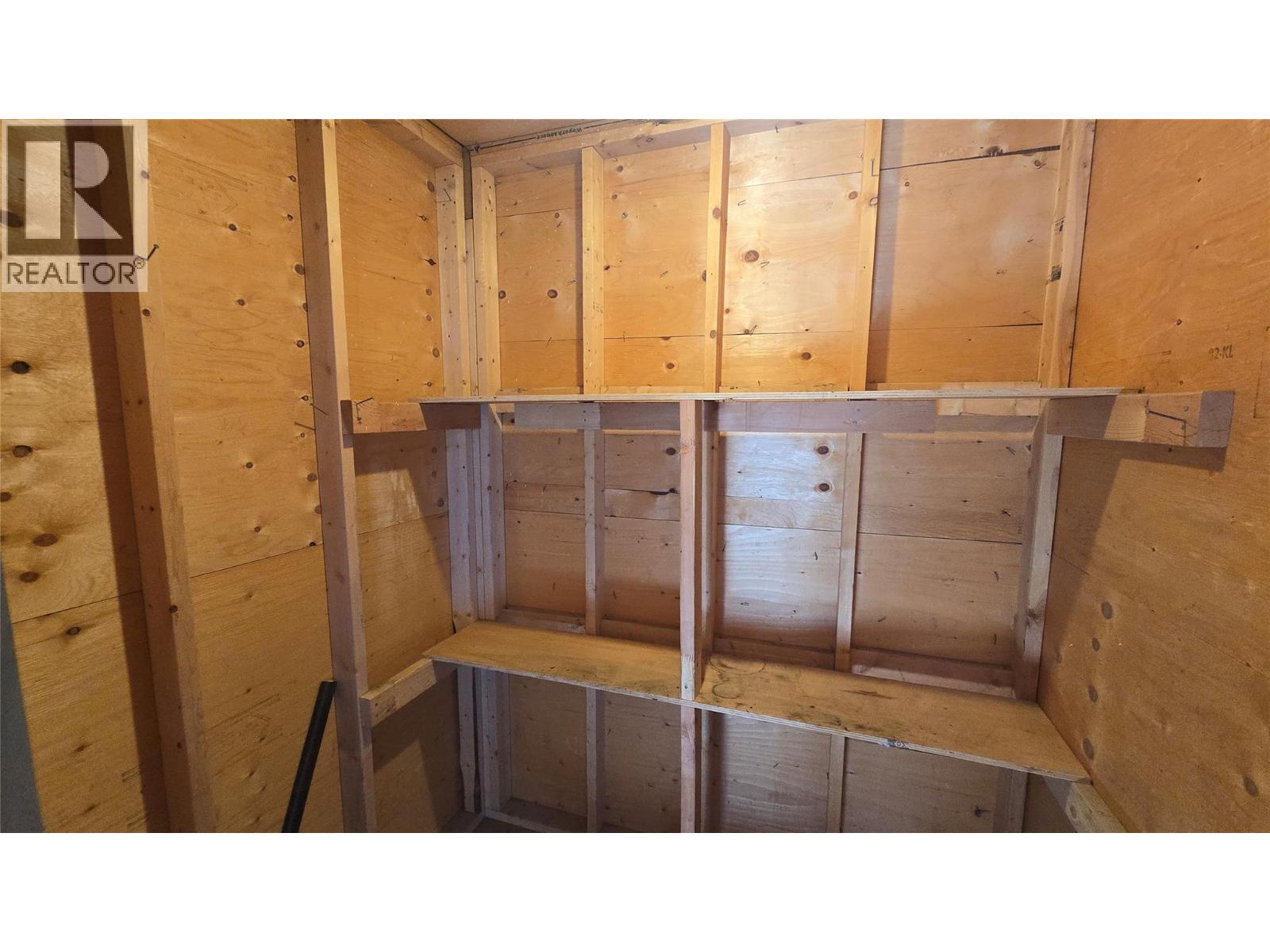 #211 44 WHITESHIELD S CRESCENT - 9