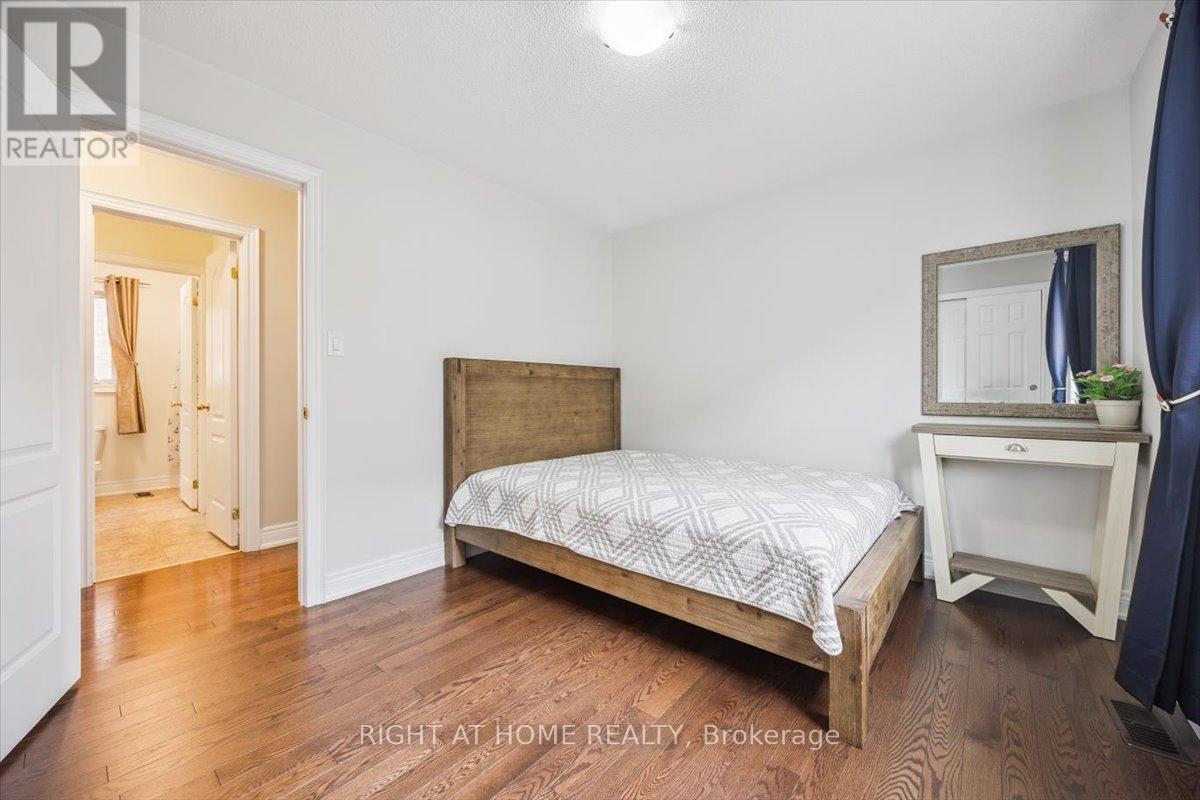 166 GARDINER DRIVE - 21