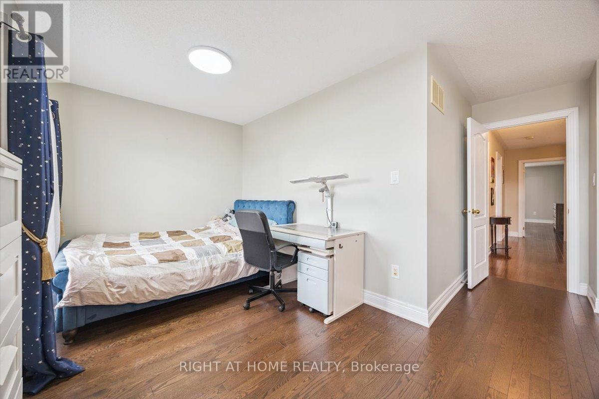 166 GARDINER DRIVE - 27