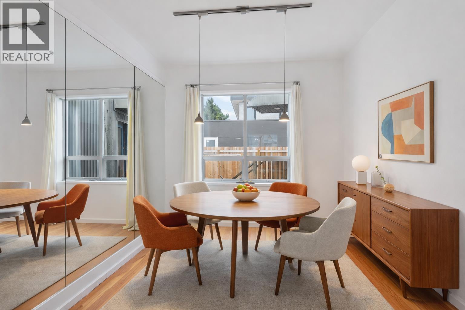 2433 MATHERS AVENUE, West Vancouver