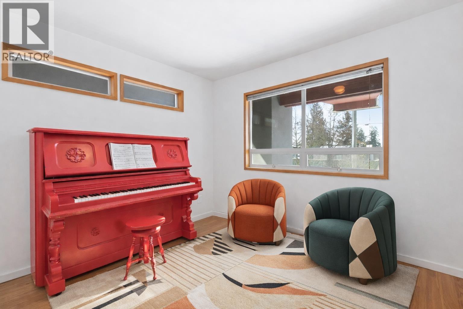 2433 MATHERS AVENUE, West Vancouver