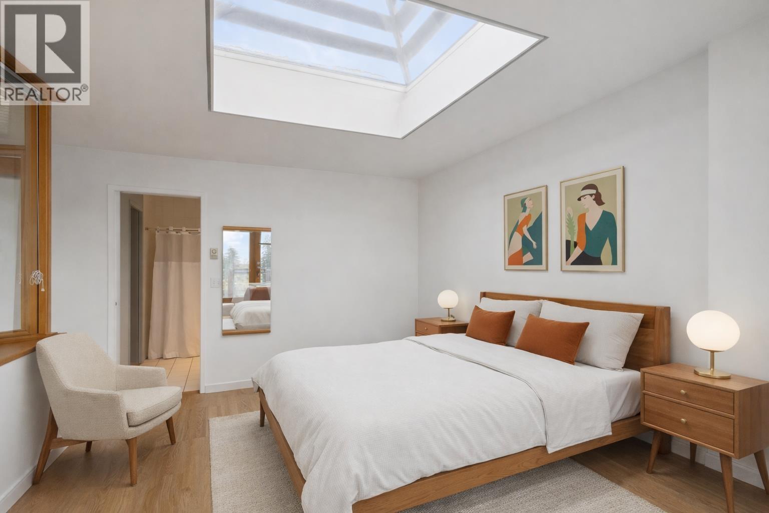 2433 MATHERS AVENUE, West Vancouver