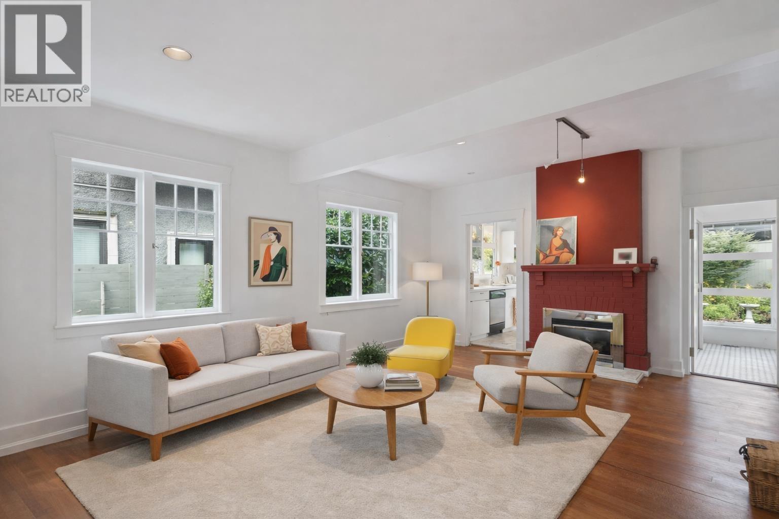 2433 MATHERS AVENUE, West Vancouver